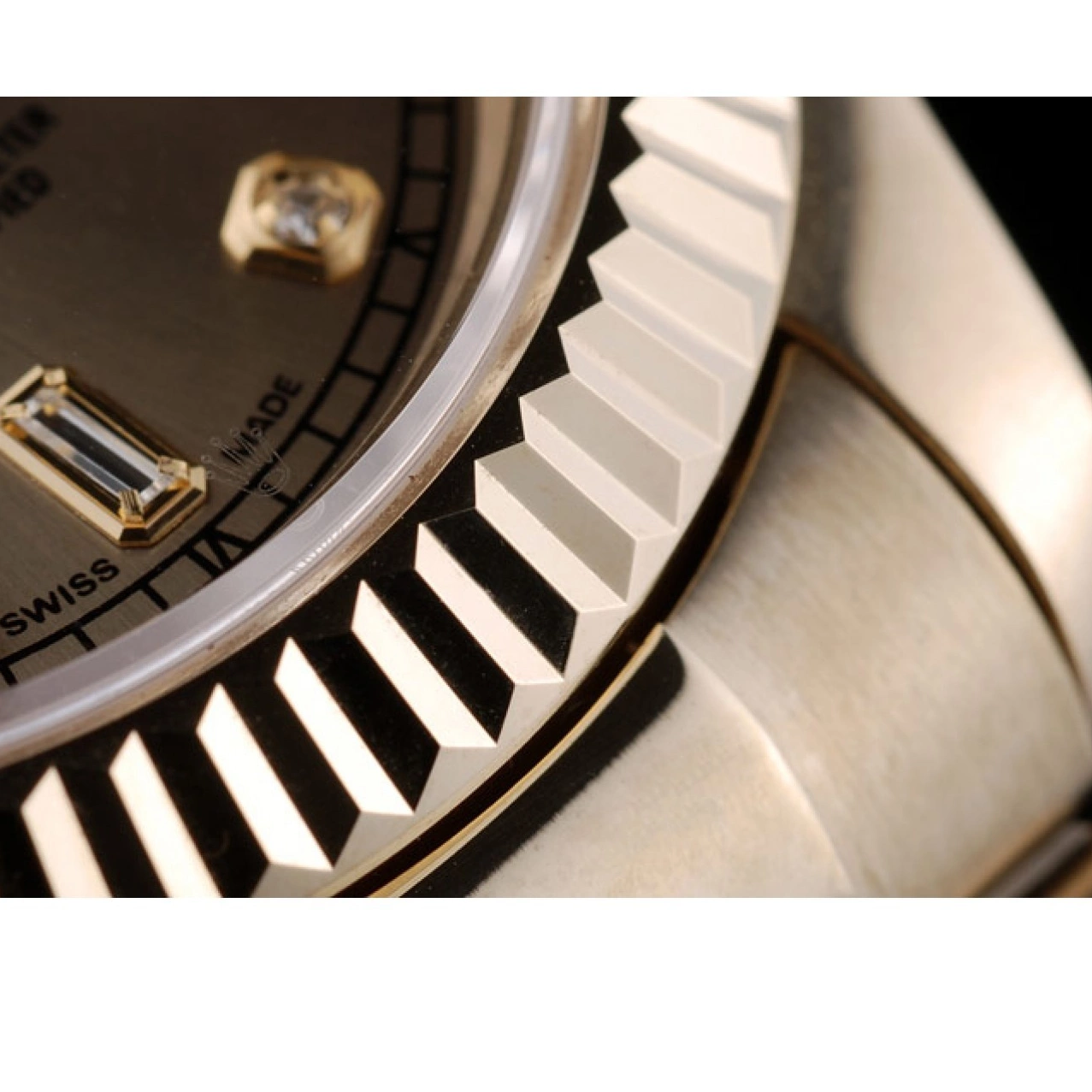 Aaa replica watch Steel Ribbed Swiss Bezel Rolex Gold Dial 41997 Stainless Gold DayDate 0715